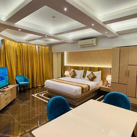 Home2 Renaissance Club Mumbai  Buitenkant foto