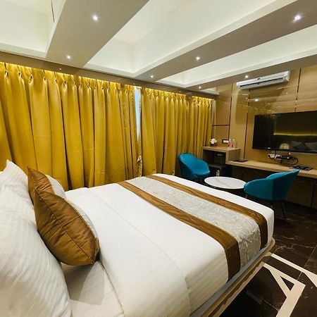 Home2 Renaissance Club Mumbai  Buitenkant foto