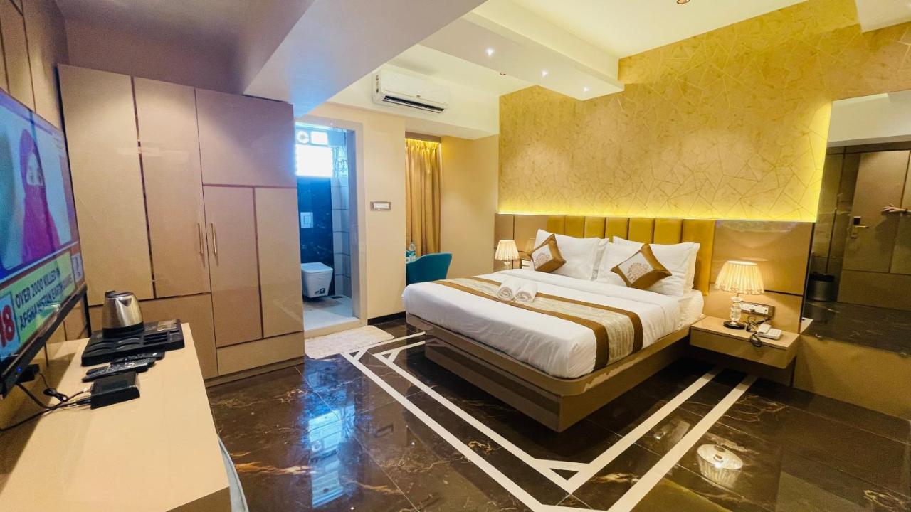 Home2 Renaissance Club Mumbai  Buitenkant foto
