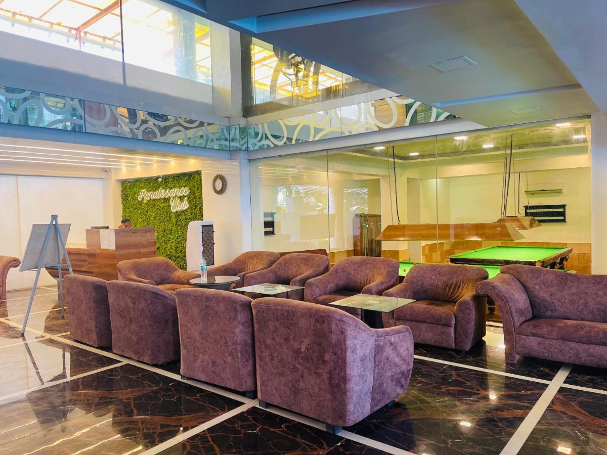 Home2 Renaissance Club Mumbai  Buitenkant foto