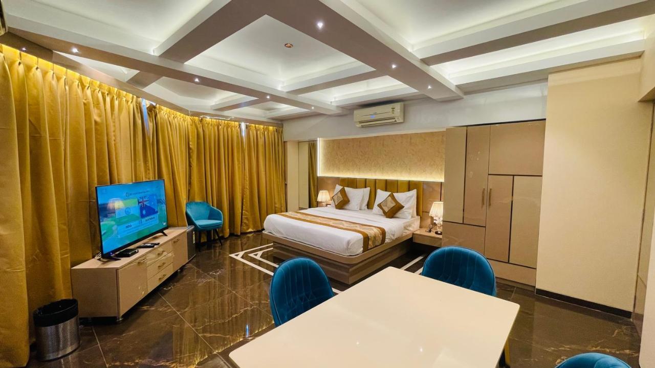 Home2 Renaissance Club Mumbai  Buitenkant foto