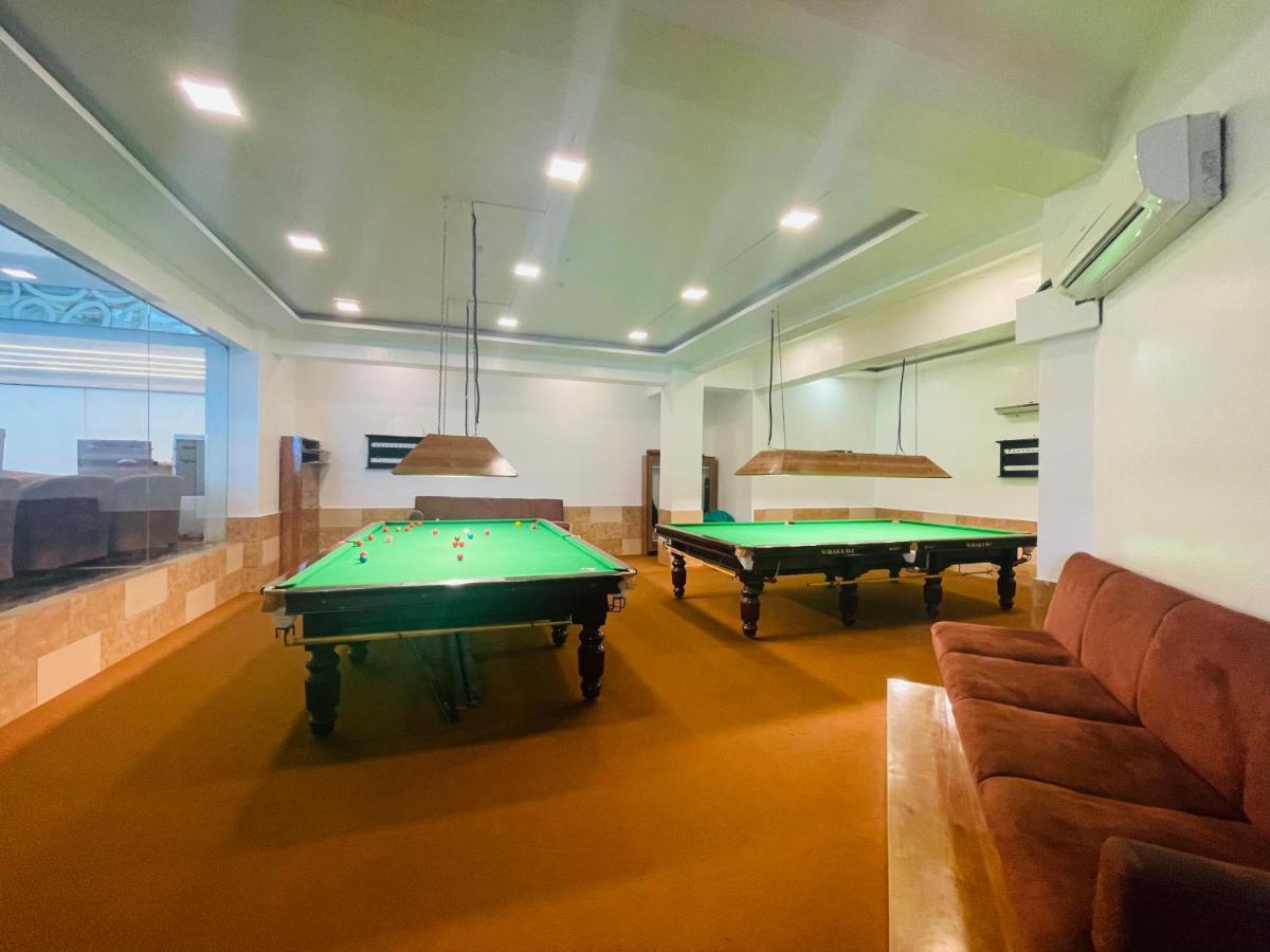 Home2 Renaissance Club Mumbai  Buitenkant foto