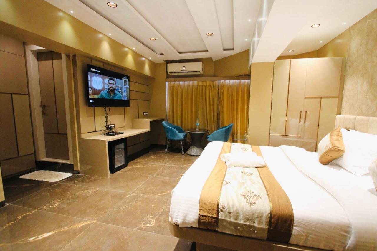 Home2 Renaissance Club Mumbai  Buitenkant foto