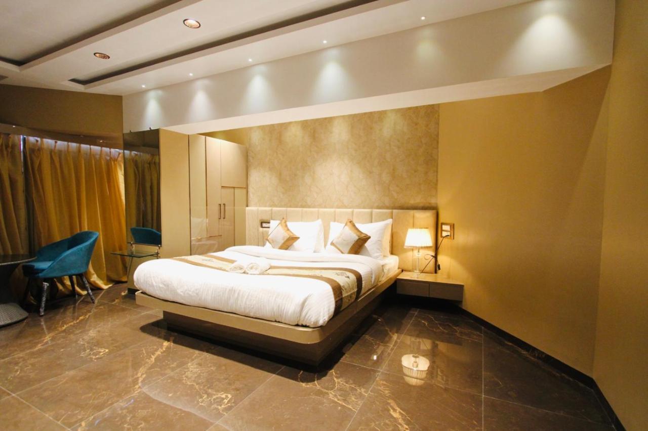 Home2 Renaissance Club Mumbai  Buitenkant foto