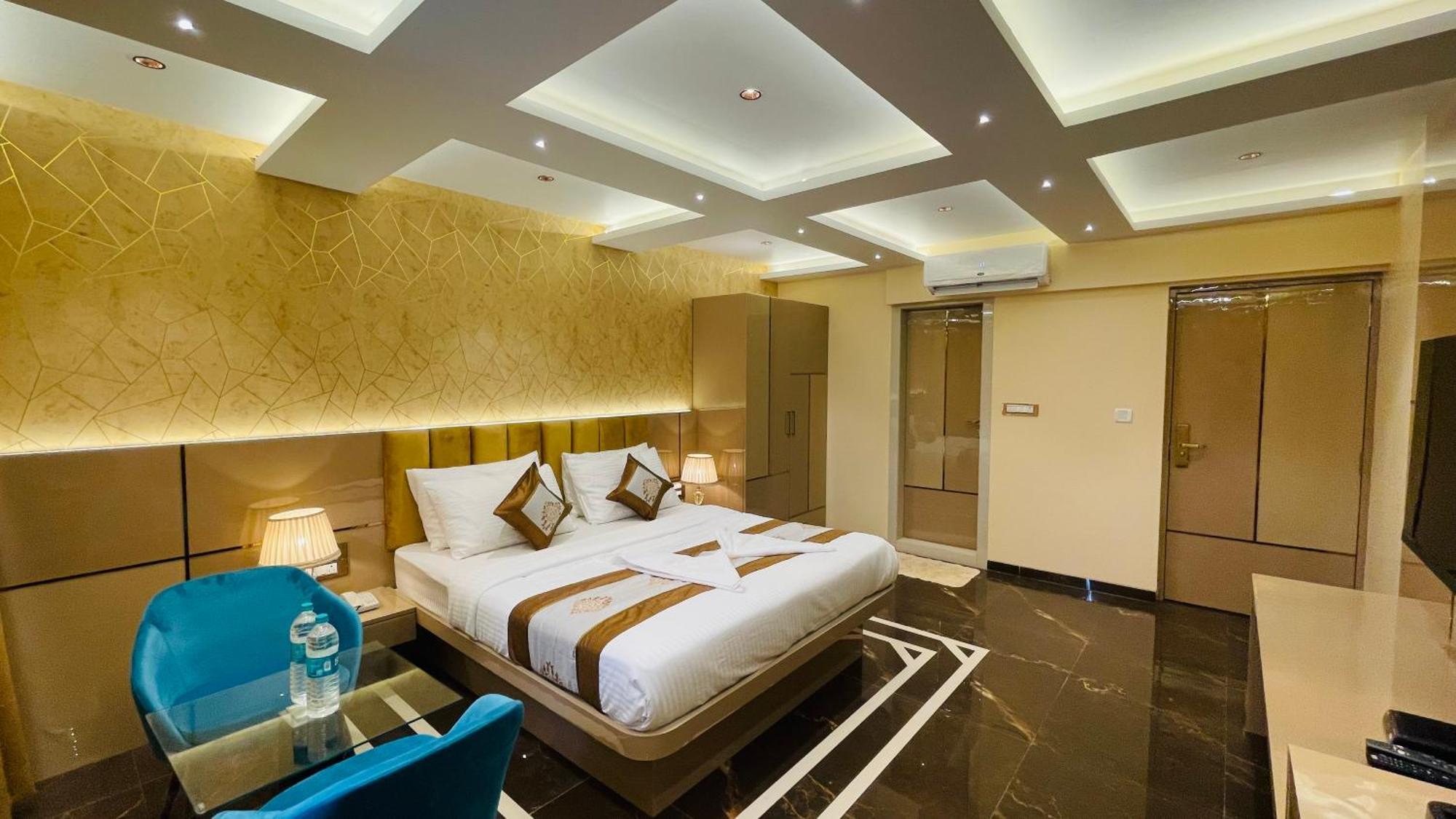Home2 Renaissance Club Mumbai  Buitenkant foto